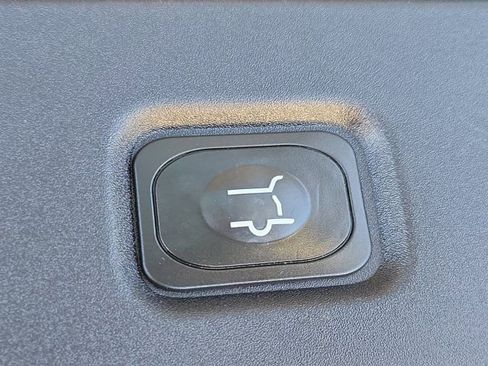 Certified 2025 Lincoln Navigator Reserve AWD/4WD image 14