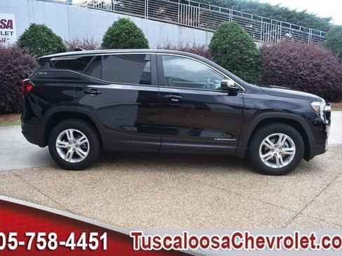 Used 2024 GMC Terrain SLE AWD/4WD image 11