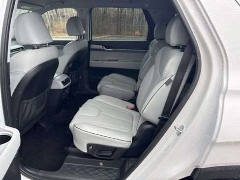 Used 2023 Hyundai Palisade SEL w/ Cargo Package image 6