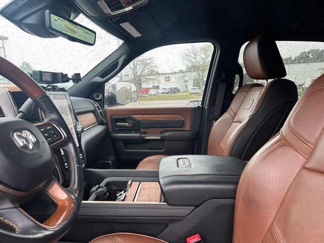 Used 2022 RAM 3500 Limited AWD/4WD image 2