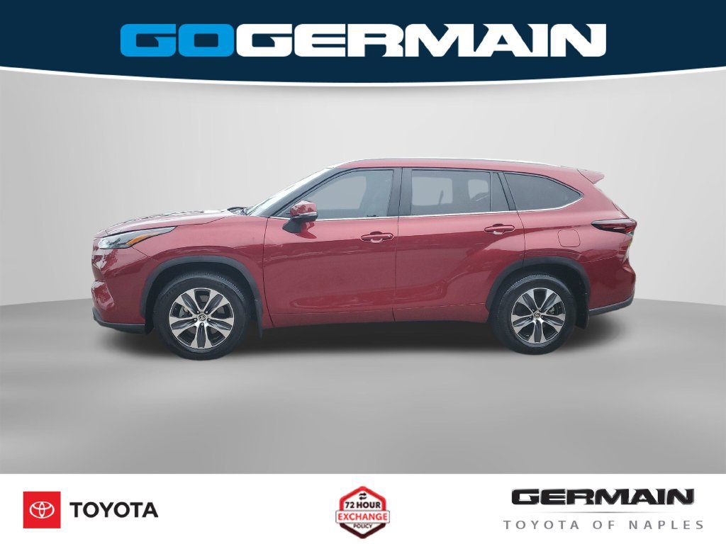 Used 2024 Toyota Highlander XLE FWD image 12