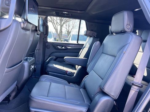 Used 2024 GMC Yukon Denali w/ Advanced Technology Package image 23