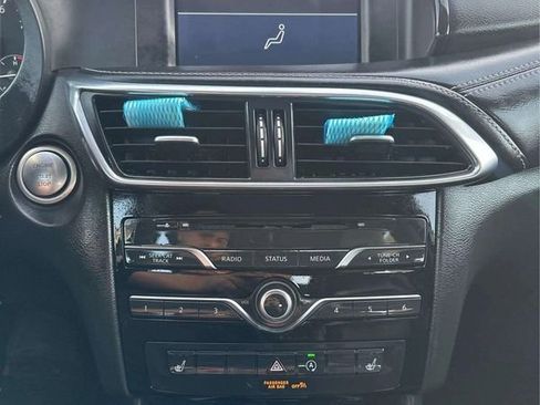 Used 2018 INFINITI QX30 Premium w/ Cargo Package image 27