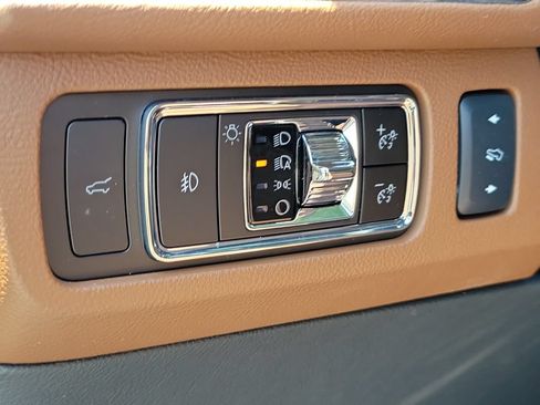 Certified 2024 Lincoln Navigator Reserve AWD/4WD image 23