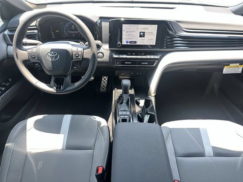Used 2026 Toyota Camry SE FWD image 18