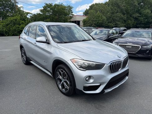 Used 2017 BMW X1 sDrive28i FWD image 3