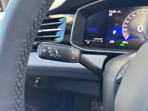 New 2026 Volkswagen Jetta SE FWD image 37