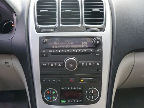 Used 2010 GMC Acadia SLT image 26