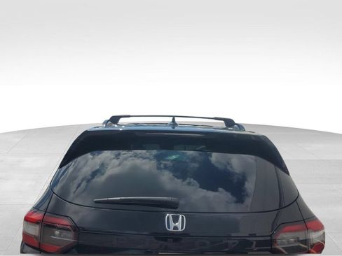Used 2025 Honda Pilot Elite image 4