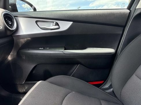 Used 2022 Kia Forte LXS w/ LXS Technology Package FWD image 27