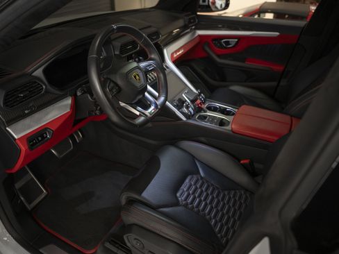 Used 2021 Lamborghini Urus image 28