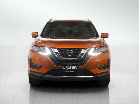 Used 2018 Nissan Rogue SV w/ Premium Package image 8
