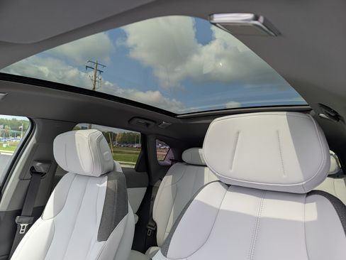 Used 2027 Cadillac Optiq Luxury w/ LPO, Floor Liner Package AWD/4WD image 44