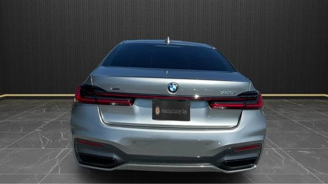 Used 2022 BMW 750i xDrive w/ Autobahn Package AWD/4WD image 4