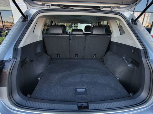 Used 2021 Volkswagen Tiguan SE image 24