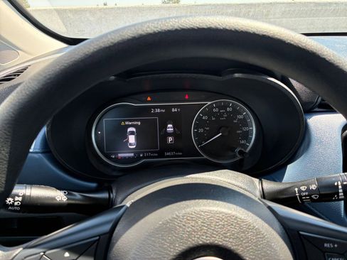 Used 2025 Nissan Versa SV FWD image 38