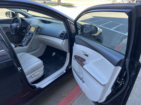 Used 2010 Toyota Venza FWD image 9