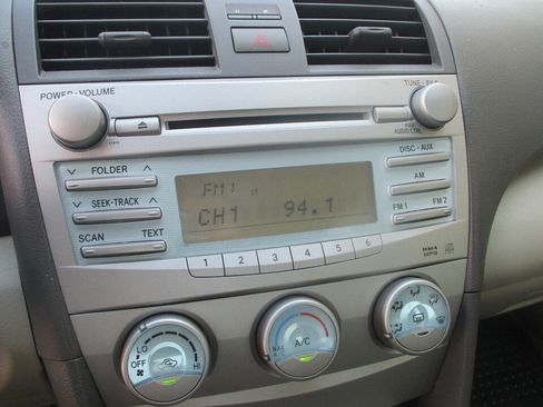 Used 2007 Toyota Camry LE FWD image 30