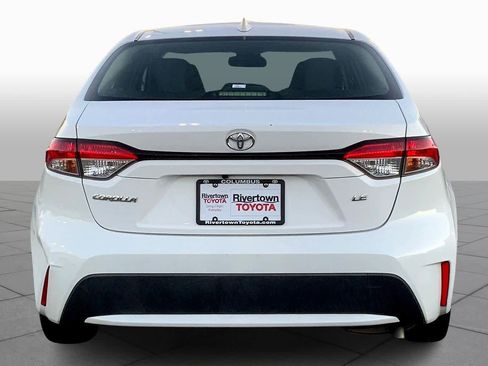 Used 2020 Toyota Corolla LE image 4