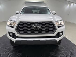 Used 2022 Toyota Tacoma TRD Off-Road video 2