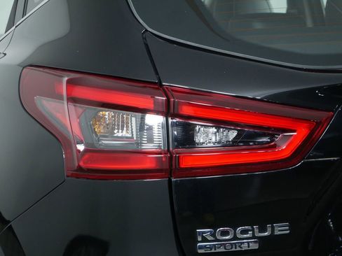 Used 2022 Nissan Rogue Sport SL AWD/4WD image 12