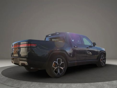 Used 2022 Rivian R1T Adventure image 8