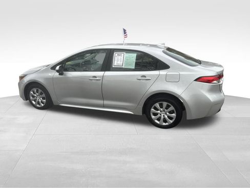 Used 2024 Toyota Corolla LE image 13