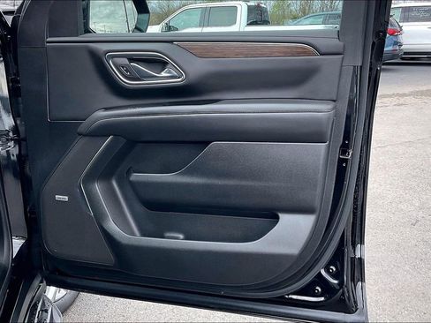 Used 2024 Chevrolet Suburban High Country w/ Advanced Technology Package image 31