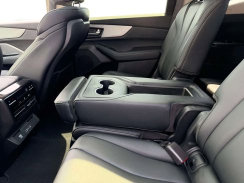 Used 2023 Acura MDX SH-AWD image 17