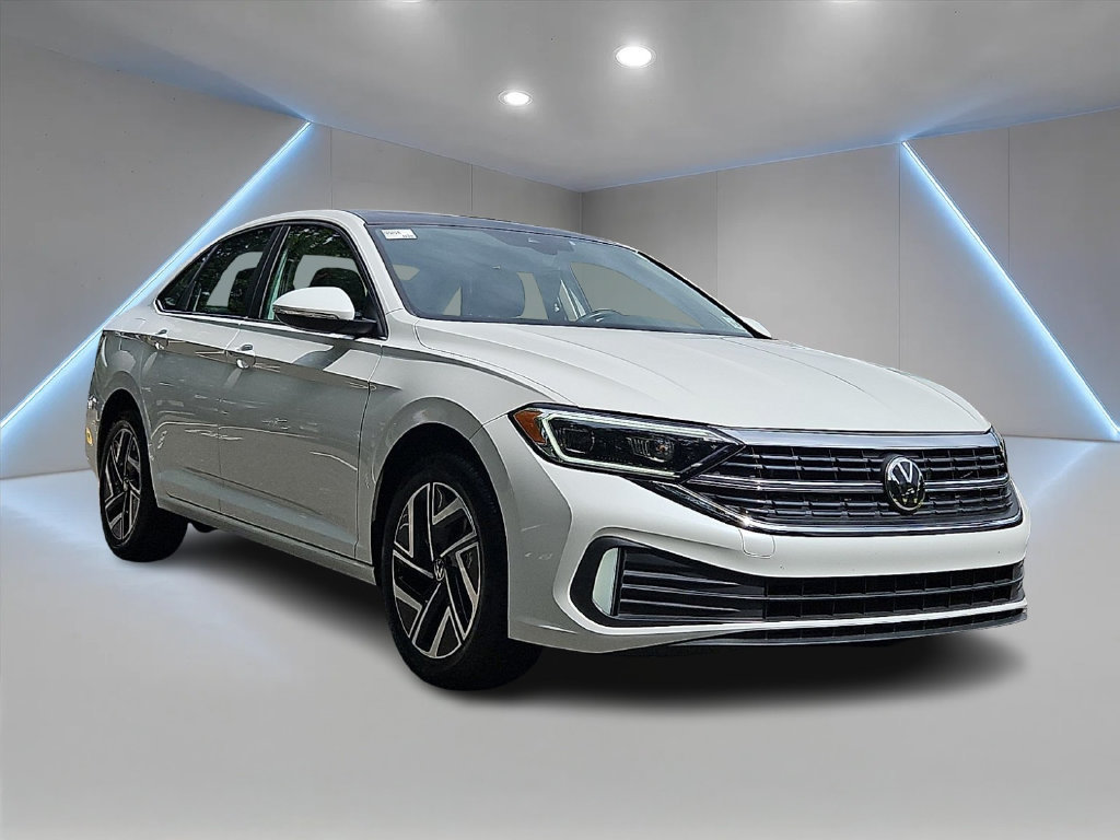 Certified 2023 Volkswagen Jetta SEL FWD image 3
