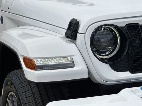 Used 2024 Jeep Wrangler High Altitude AWD/4WD image 38