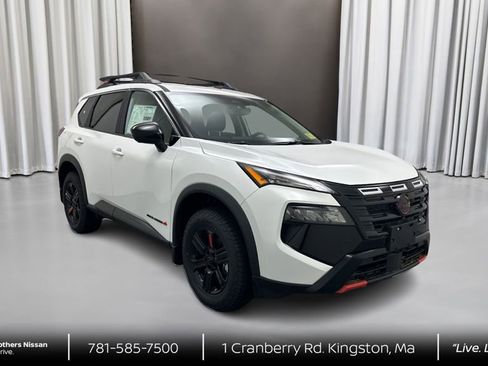 New 2026 Nissan Rogue SV AWD/4WD image 3