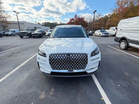 New 2026 Lincoln Corsair Premiere image 2