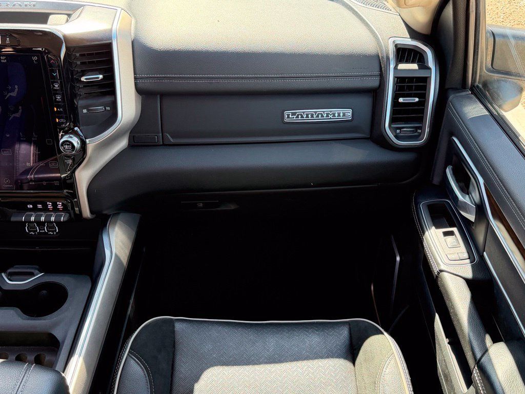Used 2022 RAM 2500 Laramie AWD/4WD image 12