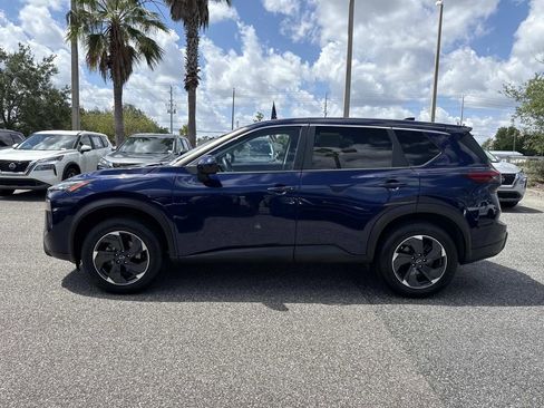 Certified 2024 Nissan Rogue SV FWD image 7