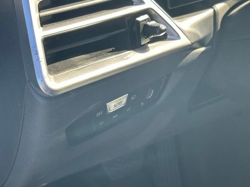 Used 2025 BMW 330i Sedan image 18