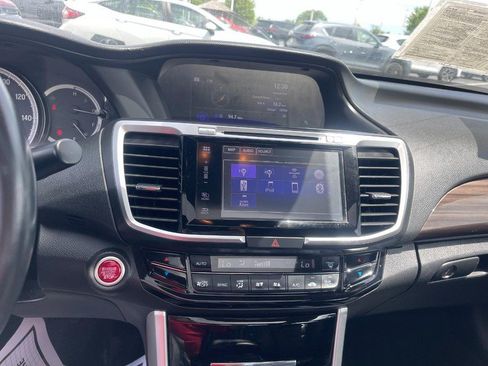 Used 2017 Honda Accord Touring image 26