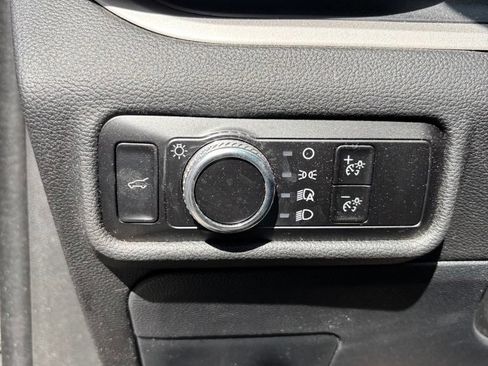 Used 2023 Ford Explorer XLT AWD/4WD image 35
