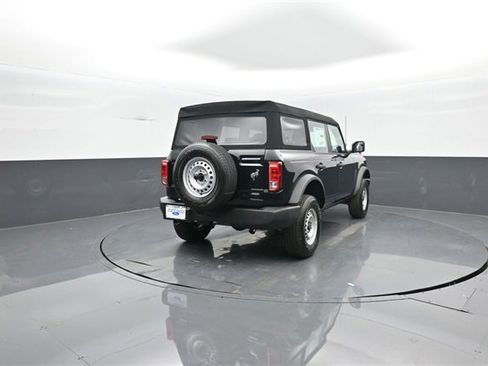 New 2025 Ford Bronco Base image 7