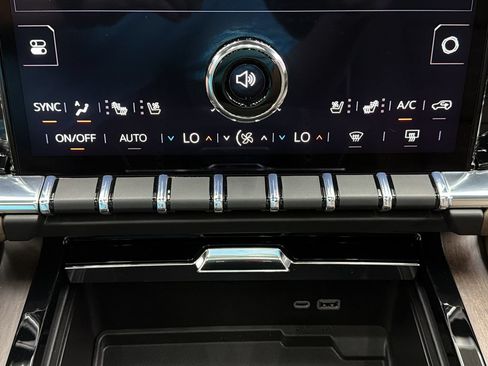 Used 2026 GMC Yukon Denali Ultimate AWD/4WD image 21