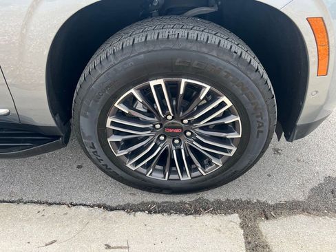 Used 2025 GMC Yukon XL Elevation image 12