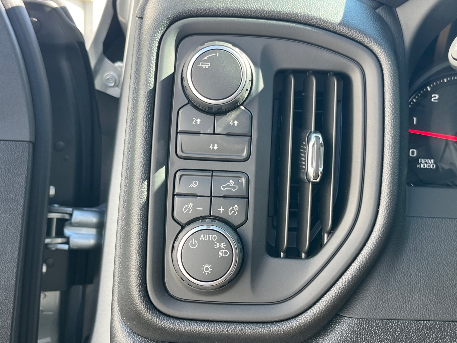 New 2026 Chevrolet Silverado 2500 Custom w/ Custom Value Package AWD/4WD image 12