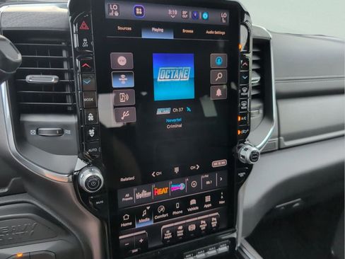 New 2026 RAM 2500 Laramie AWD/4WD image 16