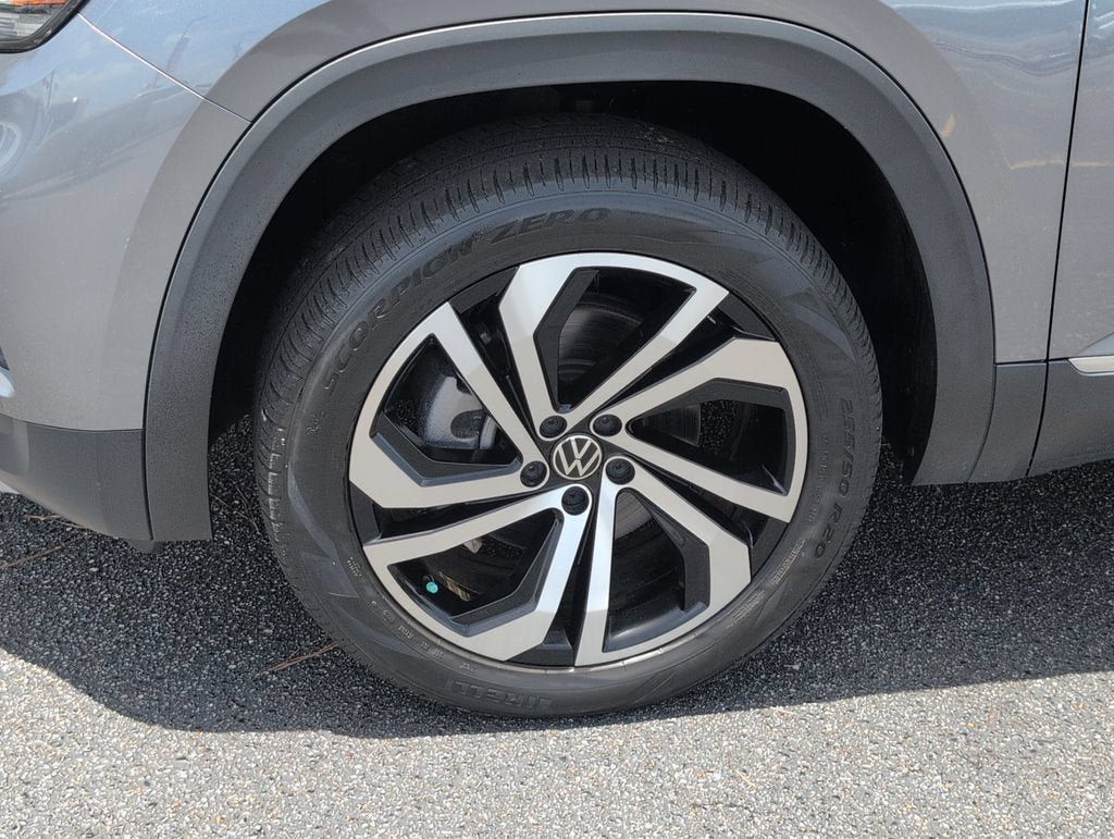 Used 2023 Volkswagen Atlas SEL AWD/4WD image 12