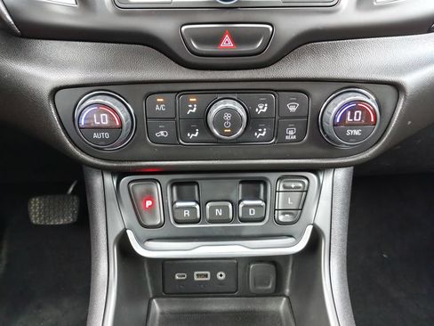 Used 2019 GMC Terrain SLE w/ Black Edition AWD/4WD image 26