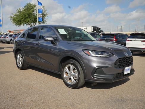 Used 2023 Honda HR-V LX image 3