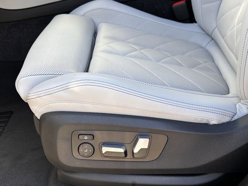 Used 2025 BMW X6 xDrive40i image 20