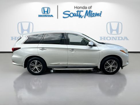 Used 2019 INFINITI QX60 Luxe w/ Essential Package image 8