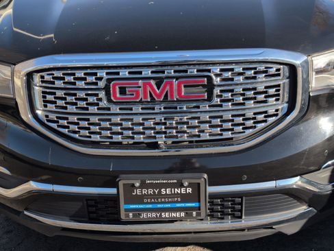 Used 2017 GMC Acadia Denali w/ Technology Package image 9