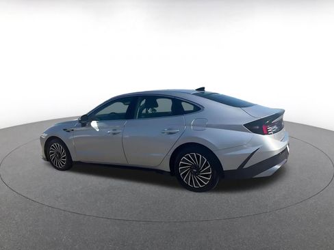 Used 2025 Hyundai Sonata SEL FWD image 10